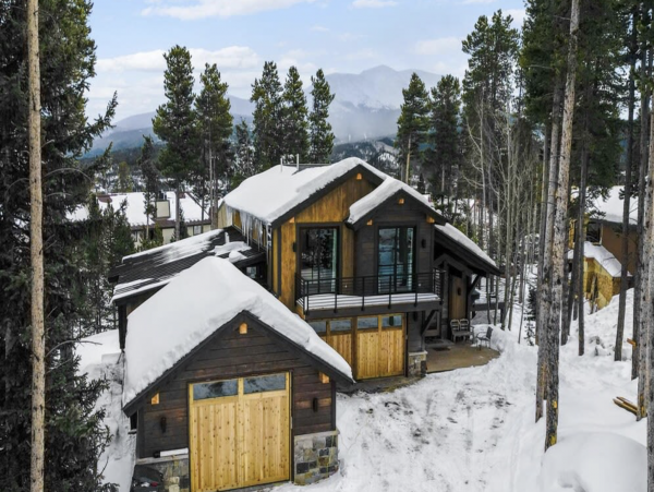 Luxury Peak 8 Ski in ski out 6 bedroom in the heart of Breck!